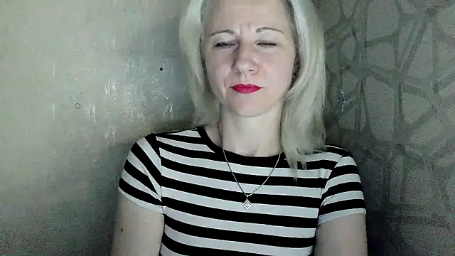 Snapshot of Katerina-Kissa chatting on May 22, 8:14 pm Katerina-Kissa online show from May 22, 8:14 pm