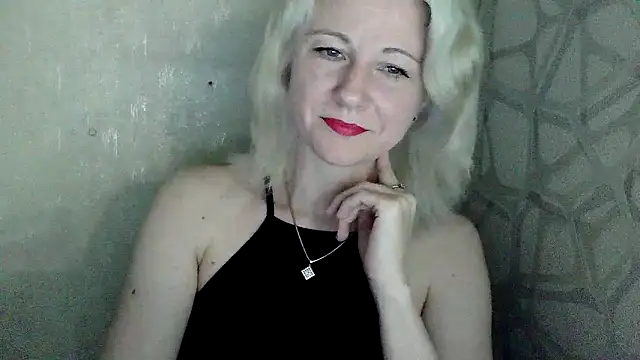Snapshot of Katerina-Kissa chatting on May 23, 6:45 pm Katerina-Kissa online show from May 23, 6:45 pm