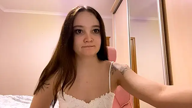 Snapshot of TrulaPhay chatting on March 9, 5:06 pm TrulaPhay online show from March 9, 5:06 pm