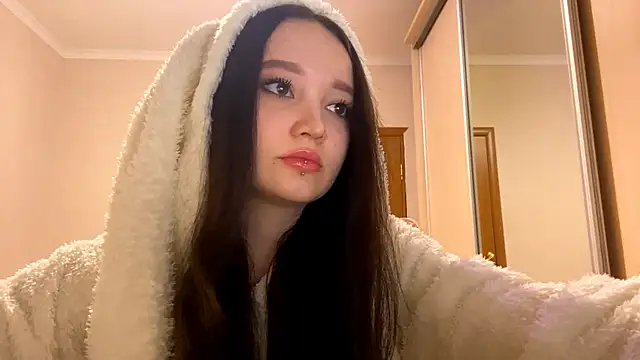 Snapshot of TrulaPhay chatting on March 10, 4:12 pm TrulaPhay online show from March 10, 4:12 pm