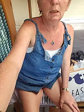 lescoquinsdu40 online show from March 24, 2:44 pm