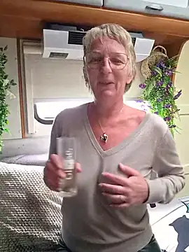 lescoquinsdu40 online show from May 14, 4:14 pm