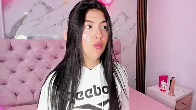AbrilQuintana  online show from April 29, 11:36 am