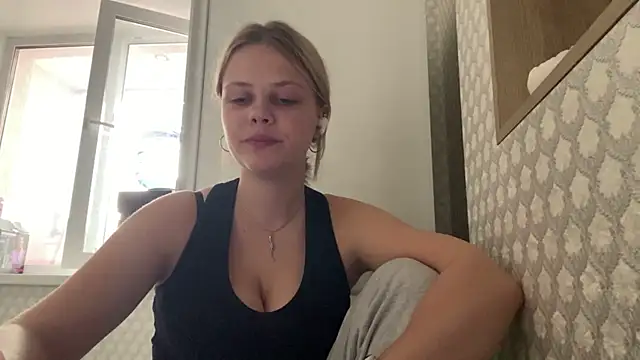 RoyalNovaX online show from April 6, 11:22 am