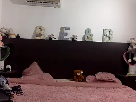 Snapshot of mommy-Milf chatting on March 2, 1:18 pm mommy-Milf online show from March 2, 1:18 pm