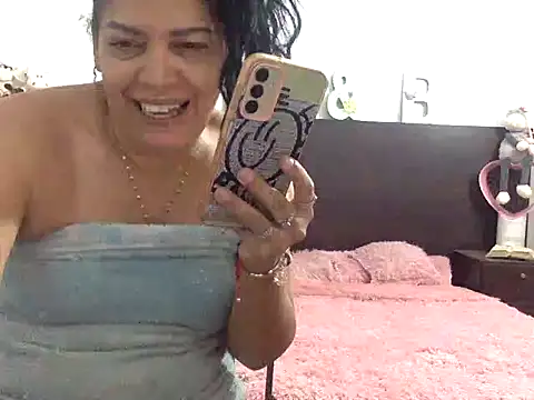 Snapshot of mommy-Milf chatting on March 4, 9:54 pm mommy-Milf online show from March 4, 9:54 pm