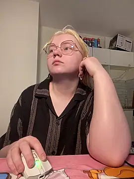 soft focus online show from June 15, 4:47 am