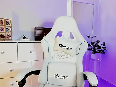 julietha miller online show from April 7, 4:40 pm