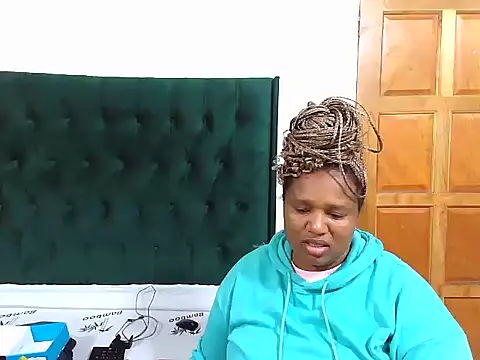 Snapshot of Cuddle_Zee chatting on April 25, 5:10 pm Cuddle Zee online show from April 25, 5:10 pm