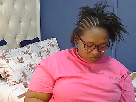 Snapshot of Cuddle_Zee chatting on May 11, 2:34 pm Cuddle Zee online show from May 11, 2:34 pm