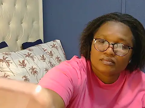 Snapshot of Cuddle_Zee chatting on May 11, 4:15 pm Cuddle Zee online show from May 11, 4:15 pm