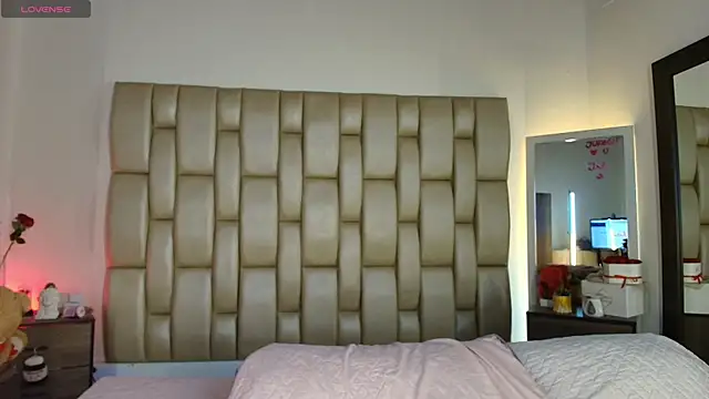 ZoeBarlove online show from March 14, 11:48 am