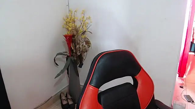 Meeegan lov online show from March 18, 3:15 pm