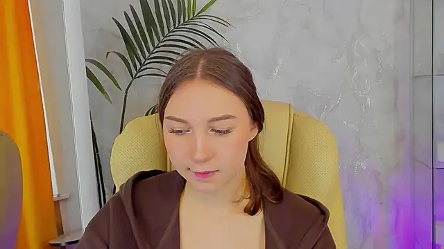 OliviaLang online show from March 12, 11:16 am