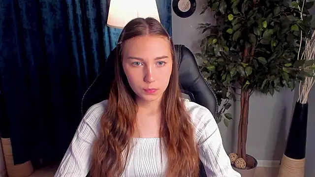 OliviaLang online show from March 30, 11:11 am