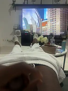 Snapshot of simens76 chatting on March 4, 9:10 pm simens76 online show from March 4, 9:10 pm