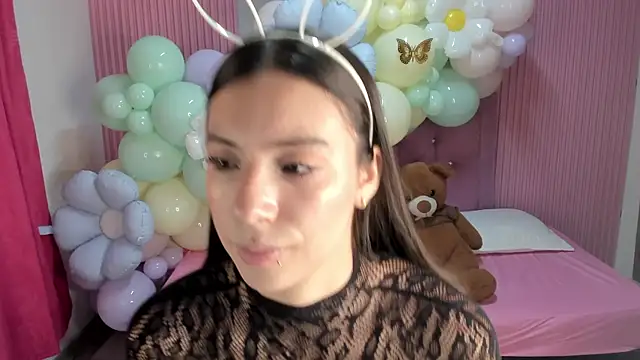 Snapshot of Mily17_ chatting on March 31, 11:32 am Mily17 online show from March 31, 11:32 am