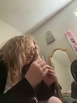 Snapshot of imkhloe chatting on March 16, 5:50 pm imkhloe online show from March 16, 5:50 pm