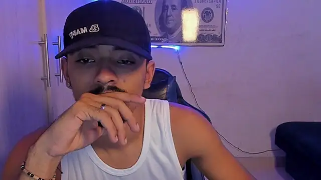 jossi12345j online show from May 5, 9:12 pm