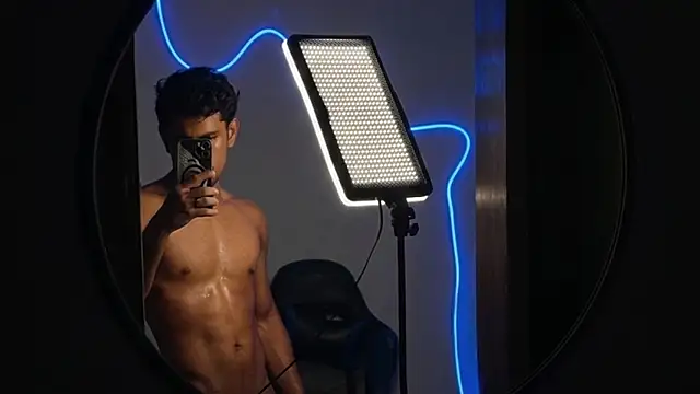 jossi12345j online show from May 8, 1:27 pm