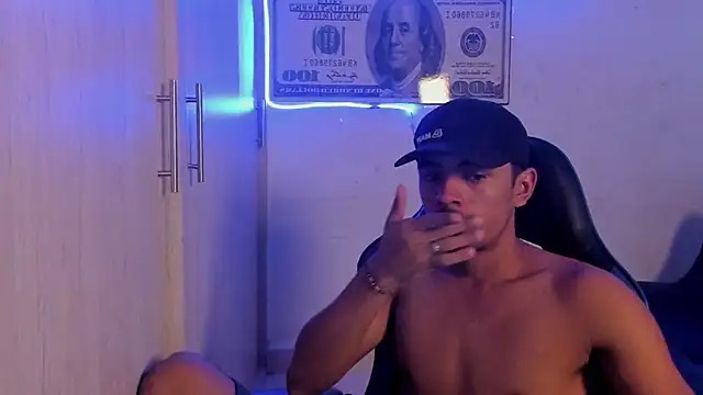 jossi12345j online show from May 11, 1:28 pm
