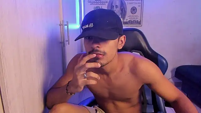 jossi12345j online show from May 14, 1:18 pm