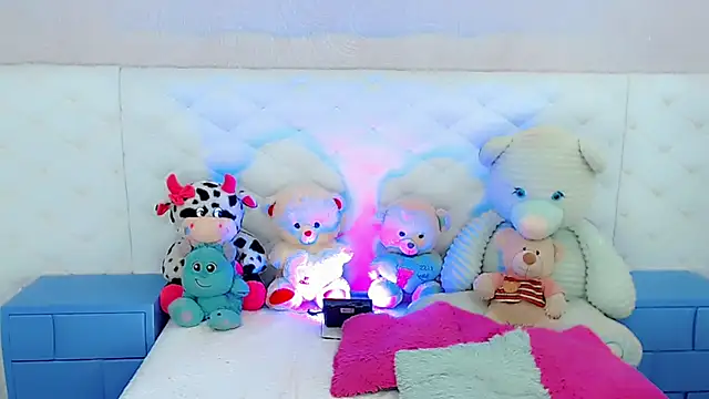 Snapshot of catriona_queen16 chatting on March 19, 2:37 am catriona queen16 online show from March 19, 2:37 am