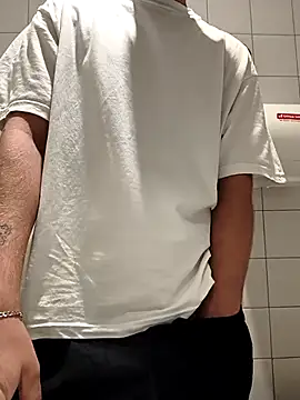 straightdude99 online show from March 2, 8:15 pm