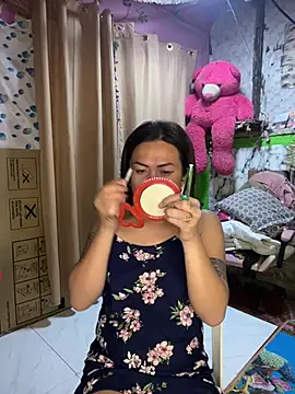 Snapshot of ur_lovelychen chatting on March 30, 1:23 pm ur lovelychen online show from March 30, 1:23 pm