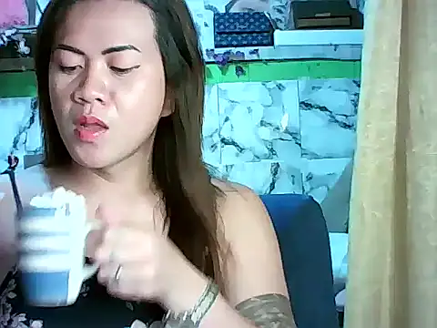 Snapshot of ur_lovelychen chatting on March 31, 4:46 am ur lovelychen online show from March 31, 4:46 am