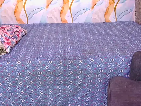 Snapshot of yours-isha chatting on April 2, 4:10 am yours-isha online show from April 2, 4:10 am