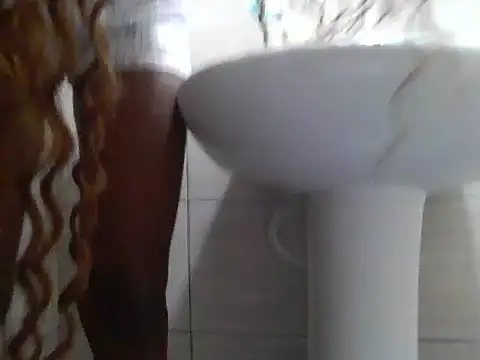 Snapshot of desired_better chatting on March 11, 8:04 pm desired better online show from March 11, 8:04 pm