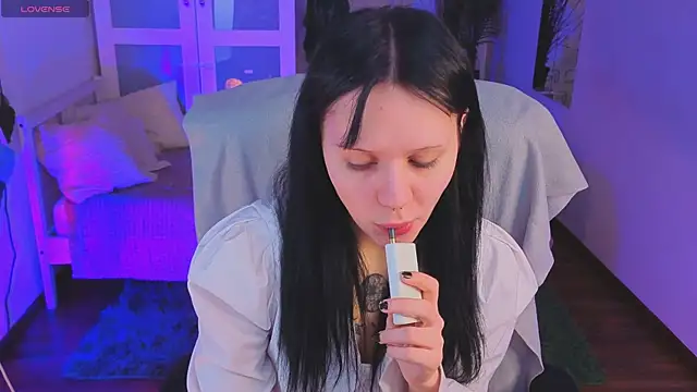 kittenlolla online show from May 8, 5:35 am