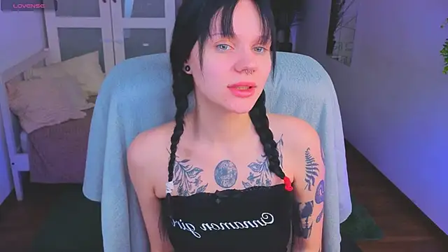 kittenlolla online show from May 10, 5:34 am