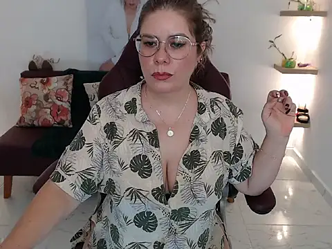 LayahNoir online show from March 26, 11:10 pm