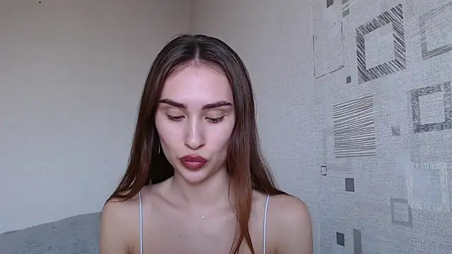 yourameliaa online show from March 17, 1:14 pm