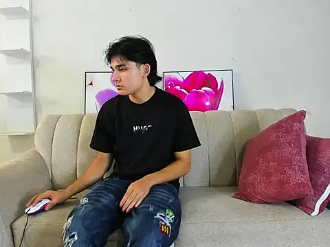 Snapshot of monky_0002 chatting on April 2, 1:42 pm monky 0002 online show from April 2, 1:42 pm