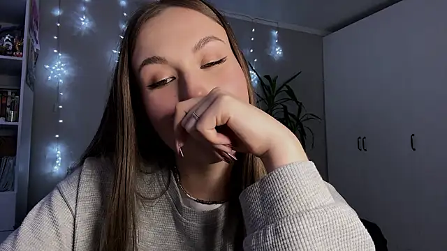 CutieSally online show from March 29, 3:23 pm