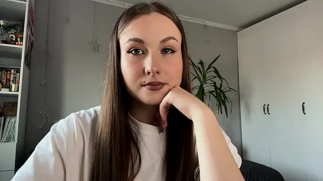 CutieSally online show from April 3, 6:44 am