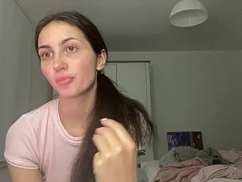 Snapshot of Ellamay06 chatting on March 4, 7:42 pm Ellamay06 online show from March 4, 7:42 pm