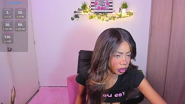 Snapshot of ariabrown23 chatting on April 2, 12:41 am ariabrown23 online show from April 2, 12:41 am