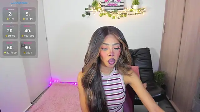 Snapshot of ariabrown23 chatting on April 6, 11:38 pm ariabrown23 online show from April 6, 11:38 pm