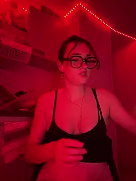 Claraaaaa06 online show from April 2, 10:07 pm