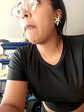 Babyfull lips online show from March 20, 7:19 pm