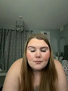 Snapshot of BeeMay22 chatting on March 3, 10:48 pm BeeMay22 online show from March 3, 10:48 pm