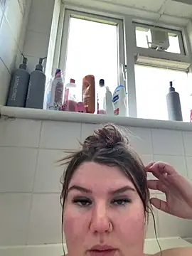 Snapshot of BeeMay22 chatting on March 14, 3:50 pm BeeMay22 online show from March 14, 3:50 pm