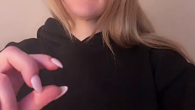 Snapshot of OWNxOWN chatting on March 2, 6:59 pm OWNxOWN online show from March 2, 6:59 pm