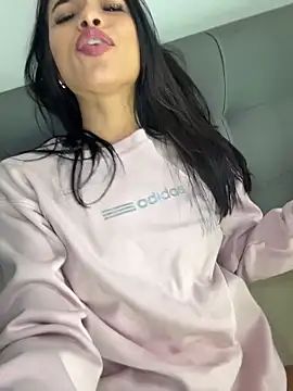 Snapshot of Bella_Smithe chatting on March 27, 3:23 pm Bella Smithe online show from March 27, 3:23 pm