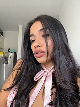 Snapshot of Bella_Smithe chatting on April 4, 4:37 pm Bella Smithe online show from April 4, 4:37 pm