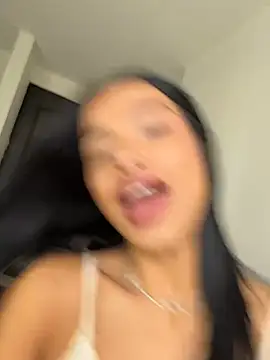 Snapshot of Bella_Smithe chatting on April 13, 2:22 pm Bella Smithe online show from April 13, 2:22 pm
